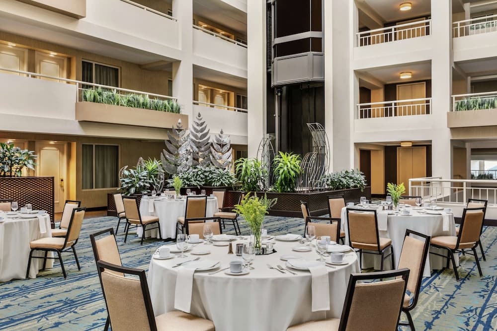 Embassy Suites by Hilton Boston Waltham interior in Waltham, MA — gallery photo 2