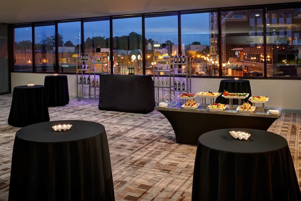 Marriott East Lansing at University Place gallery photo in East Lansing, MI — image 36