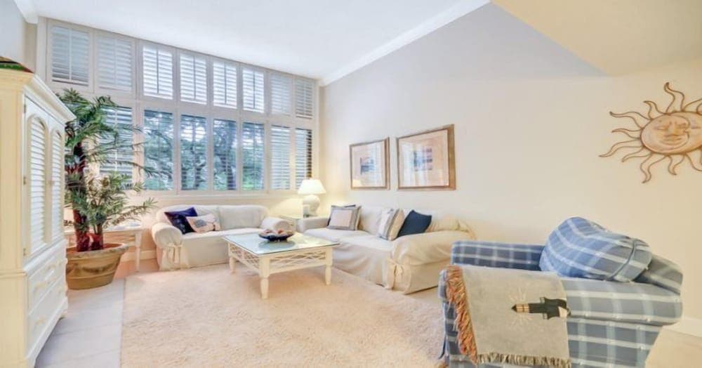 1102-beach-walker interior in Fernandina Beach, FL — gallery photo 2