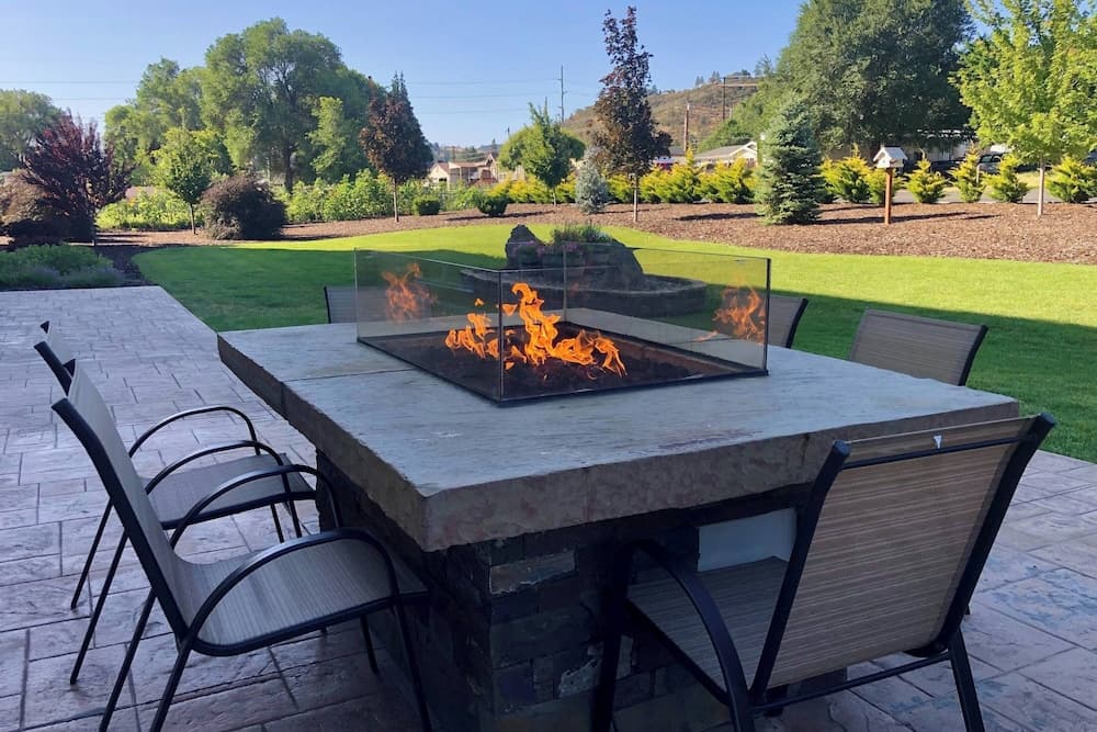 Fairfield Inn & Suites The Dalles interior in The Dalles, OR — gallery photo 2