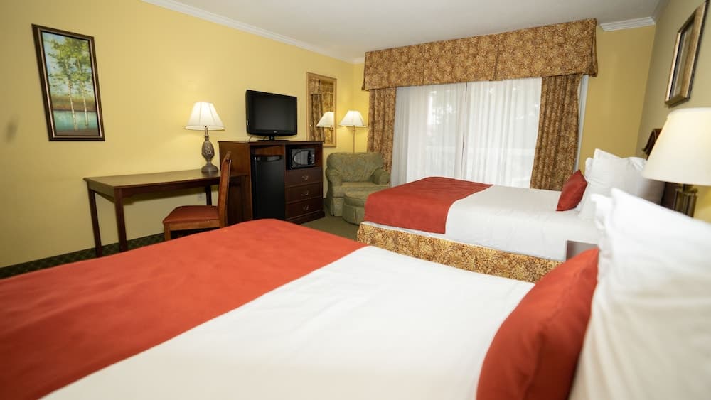 Clarion Hotel & Suites Convention Center Fredericksburg interior in Fredericksburg, VA — gallery photo 2