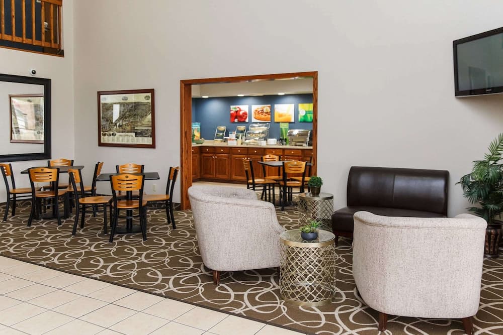 Quality Inn Burlington near Hwy 34 property views in Burlington, IA — gallery photo 3
