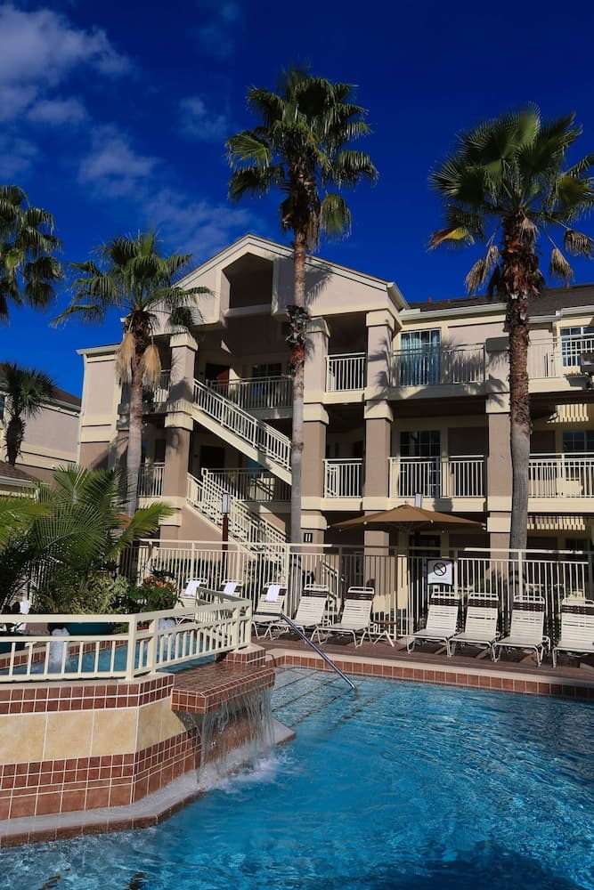 Sonesta ES Suites Orlando - Lake Buena Vista interior in Orlando, FL — gallery photo 2