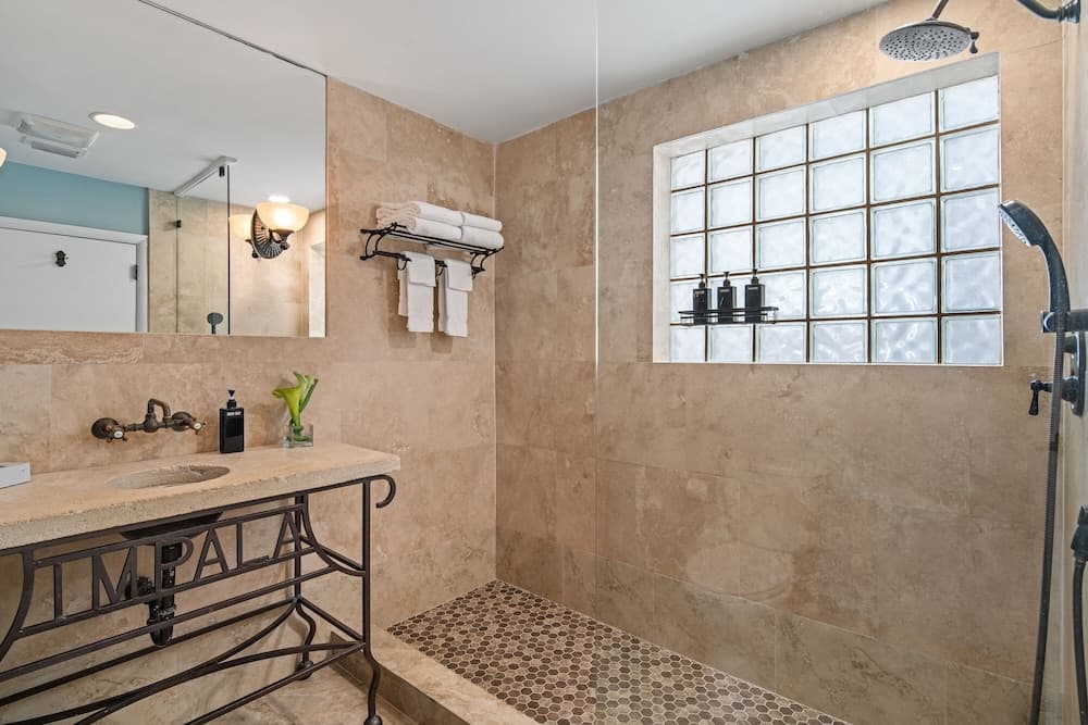 Kasa La Flora and Impala Miami Beach property views in Miami Beach, FL — gallery photo 3