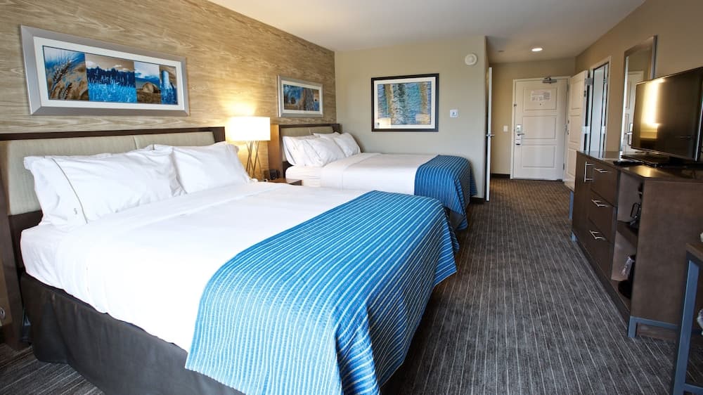 Holiday Inn Express Fargo SW - I-94 Medical Center by IHG interior in Fargo, ND — gallery photo 2