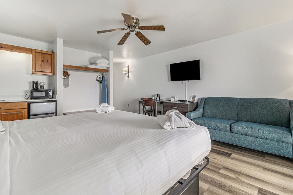 Snyder's Shoreline Inn gallery photo in Ludington, MI — image 34