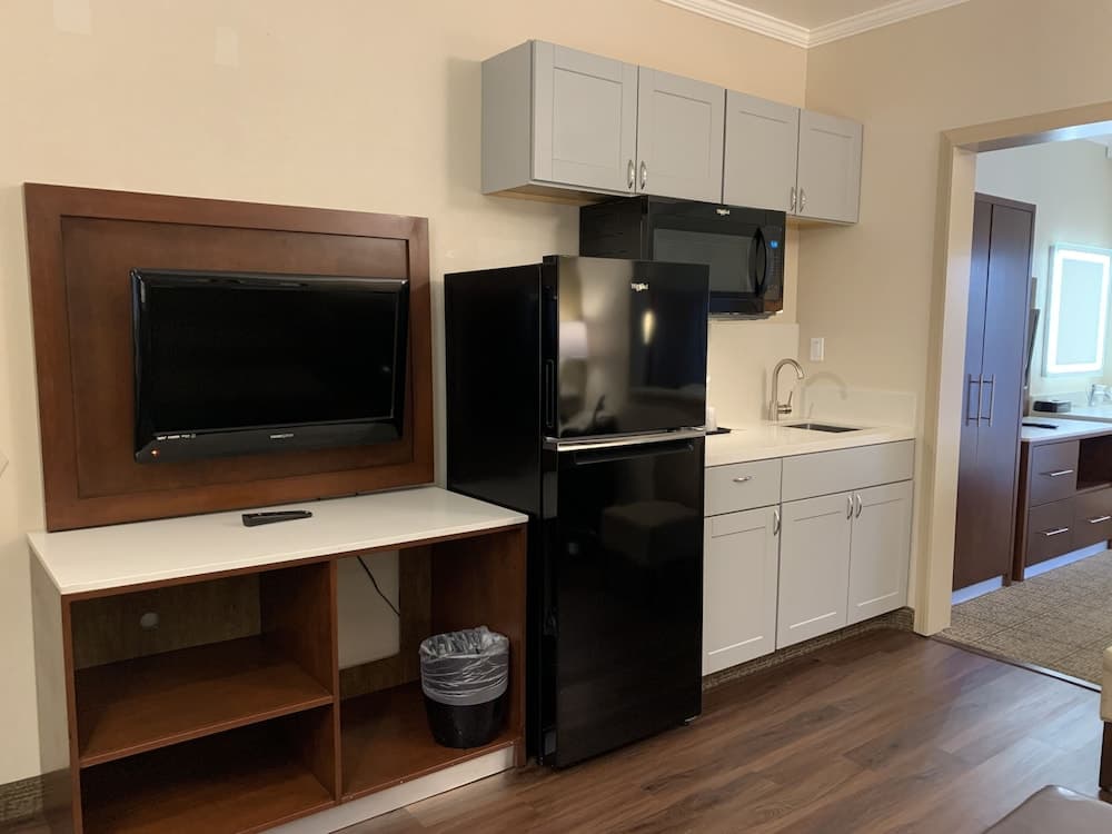 MainStay Suites John Wayne Airport by Choice Hotels gallery photo in Santa Ana, CA — image 6