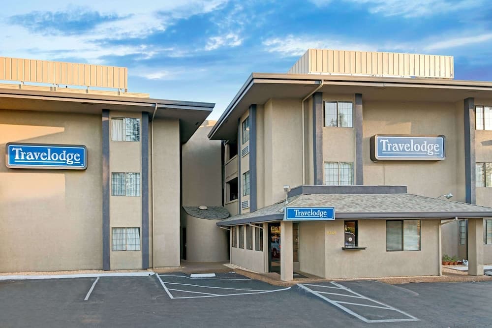Travelodge by Wyndham Sacramento / Rancho Cordova featured exterior or lobby in Sacramento, CA — similar hotel