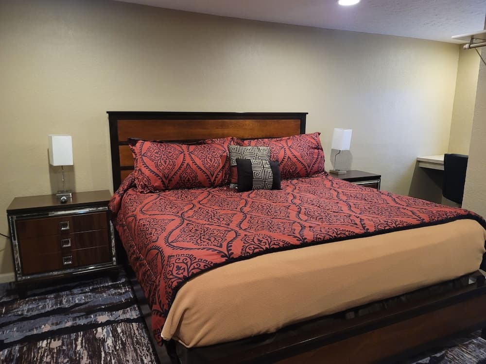 Best Inn Motel interior in Salina, KS — gallery photo 2