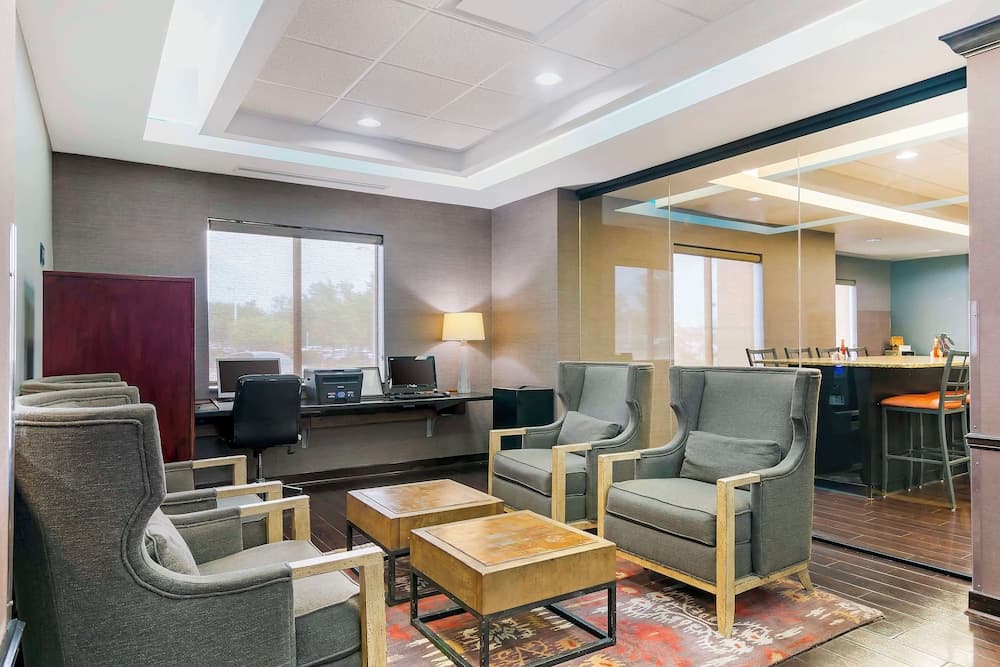 Best Western Plus Olathe Hotel gallery photo in Olathe, KS — image 29