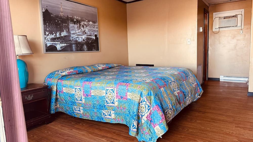Curry’s Motel by OYO Saginaw MI property views in Saginaw, MI — gallery photo 3