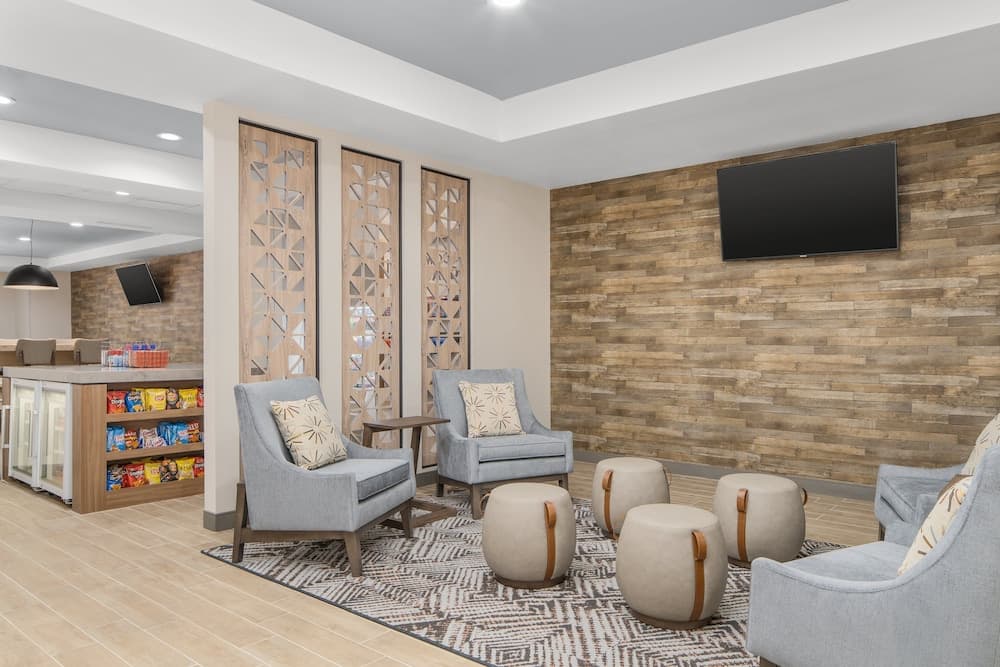 Candlewood Suites Newnan - Atlanta SW by IHG interior in Newnan, GA — gallery photo 2