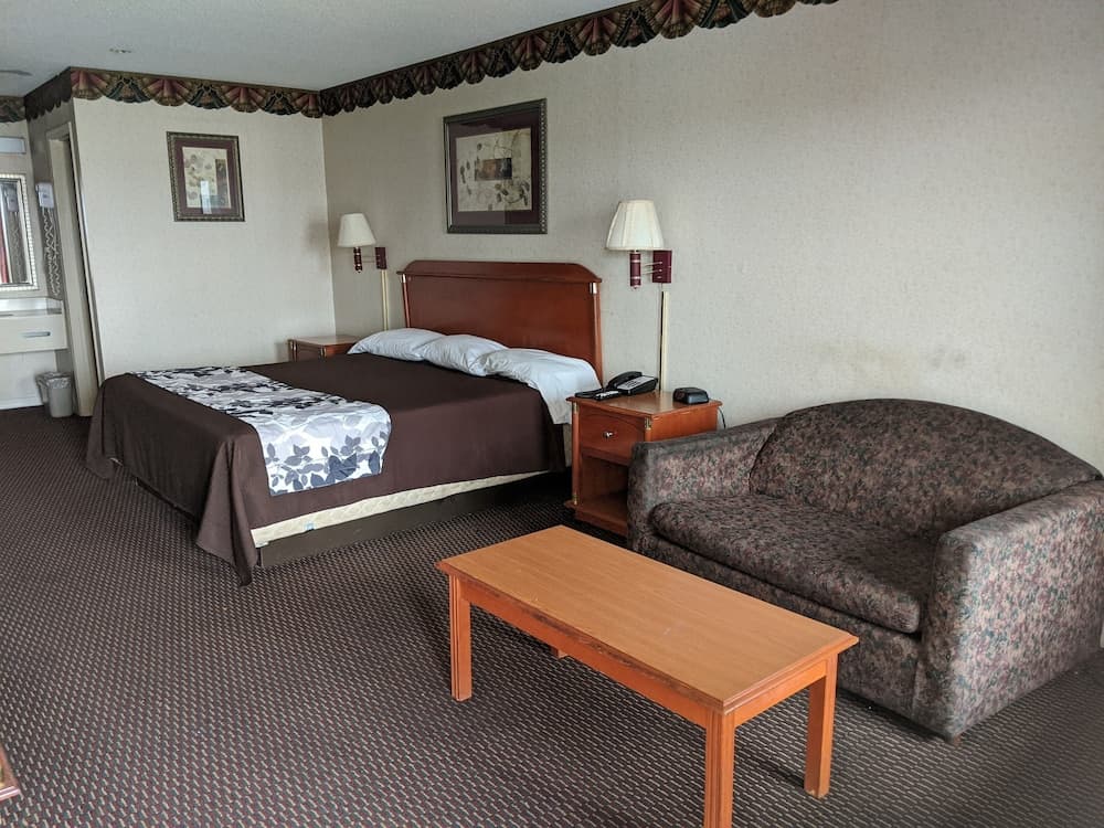 Key West Inn - Montgomery South property views in Montgomery, AL — gallery photo 3