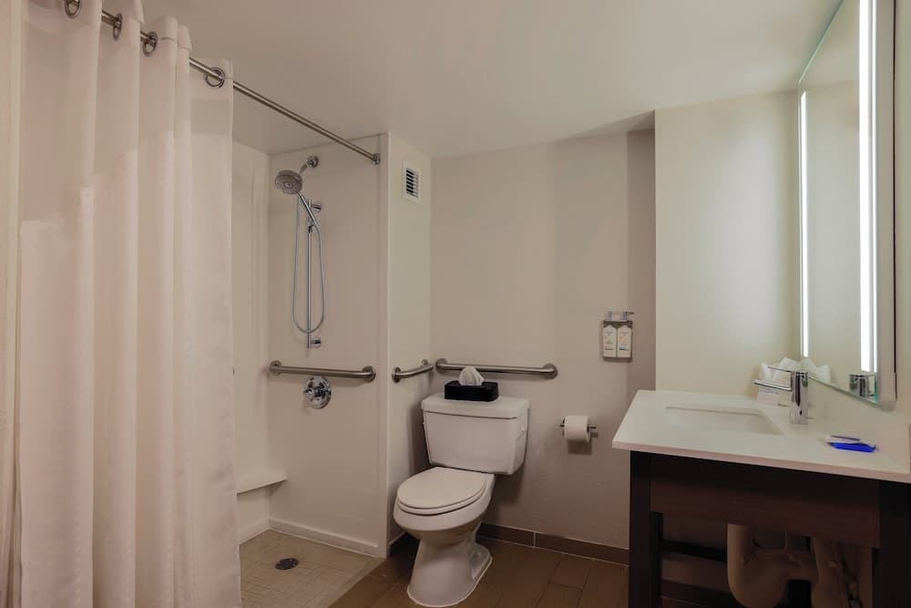 Holiday Inn Express Burlington by IHG gallery photo in Burlington, NC — image 68