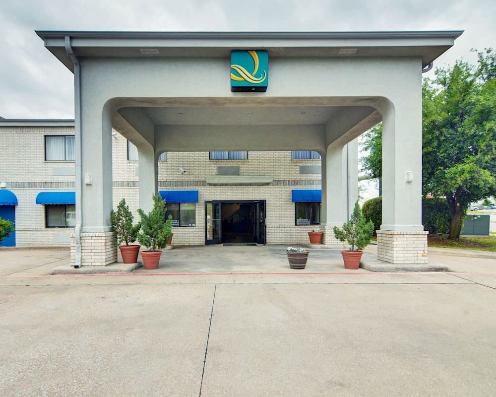 Quality Inn & Suites Grand Prairie South gallery photo in Grand Prairie, TX — image 22