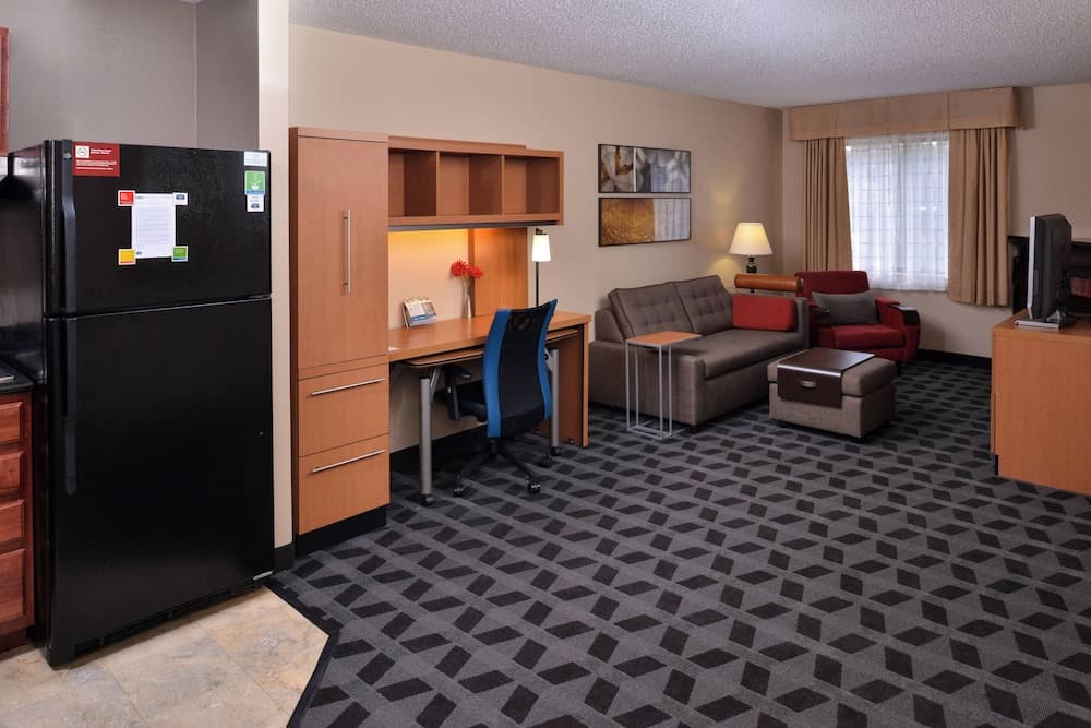 Towneplace Suites by Marriott Warren gallery photo in Warren, MI — image 16