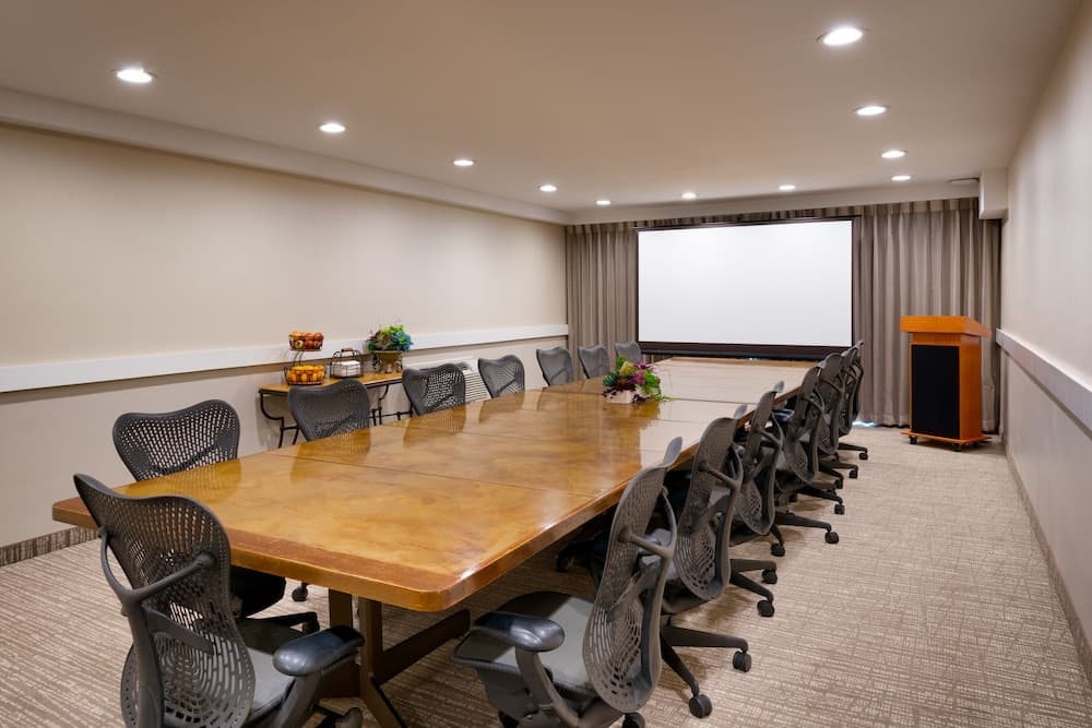 Atrium Hotel at Orange County Airport gallery photo in Irvine, CA — image 48