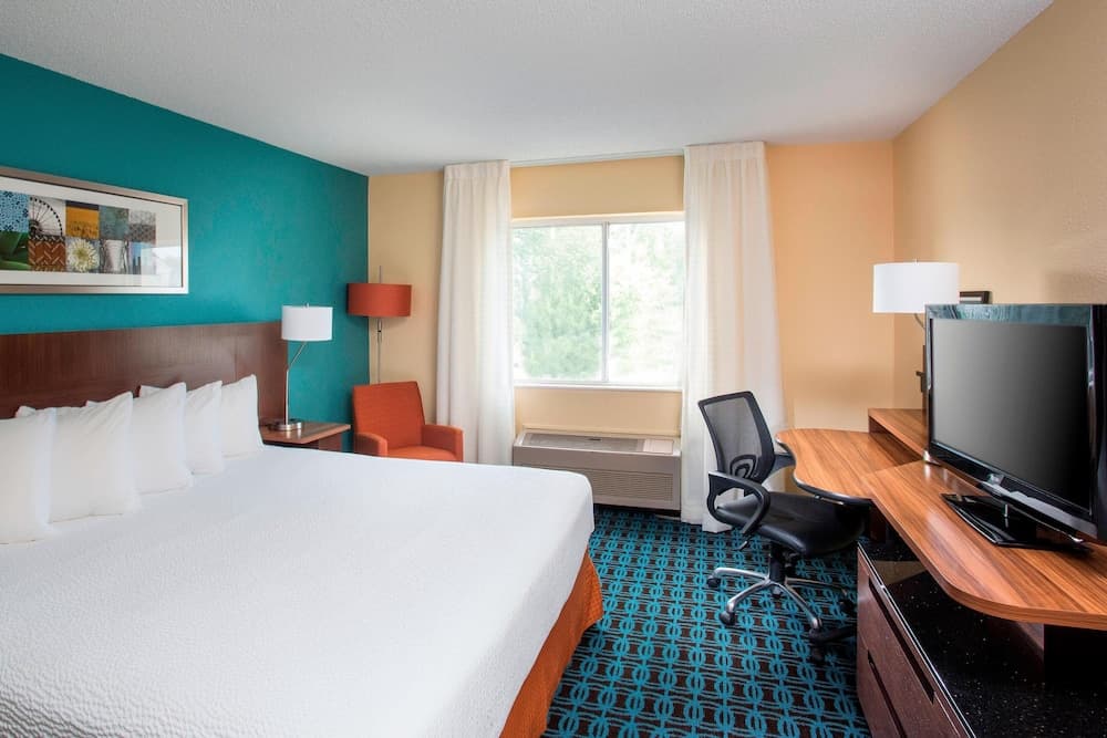 Fairfield Inn & Suites Terre Haute interior in Terre Haute, IN — gallery photo 2
