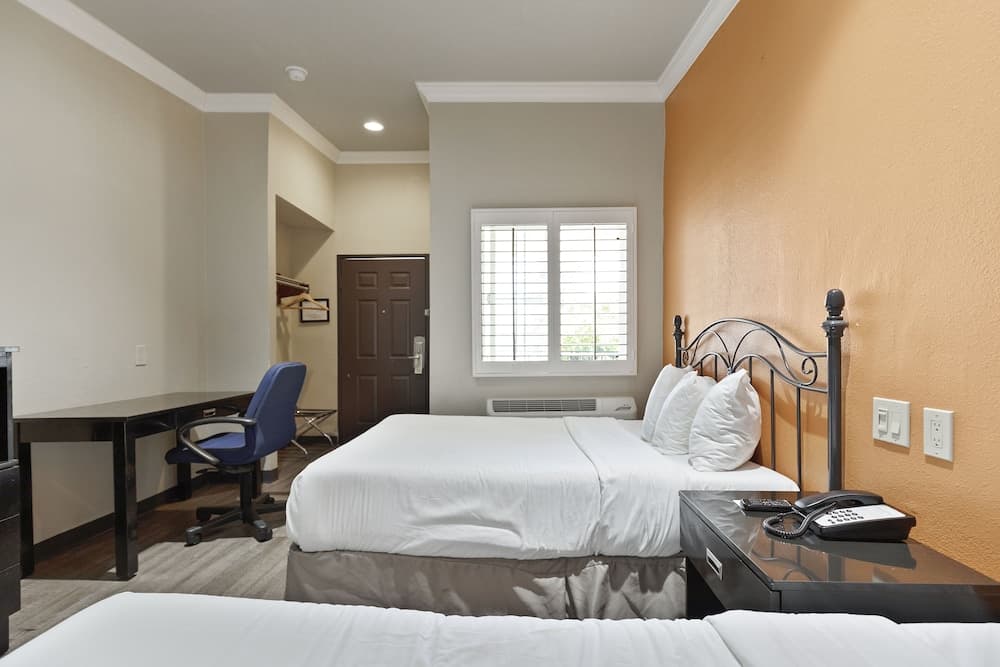 Le Blanc Inn & Suites gallery photo in El Monte, CA — image 66