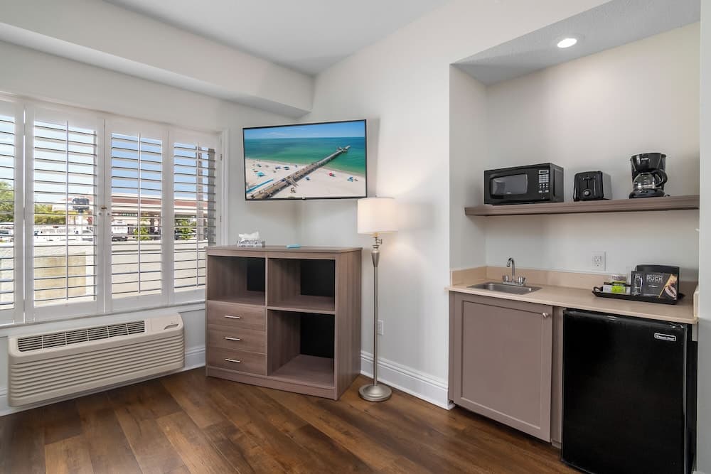 Naples Park Central Hotel gallery photo in Naples, FL — image 14