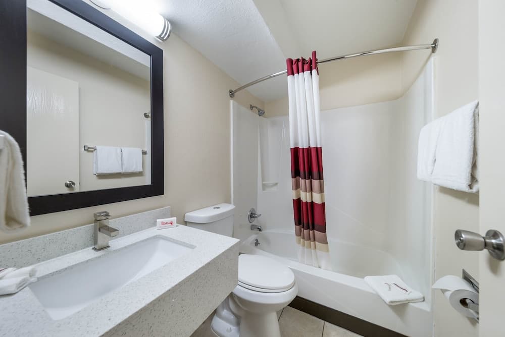 Red Roof Inn & Suites Denton gallery photo in Denton, TX — image 18