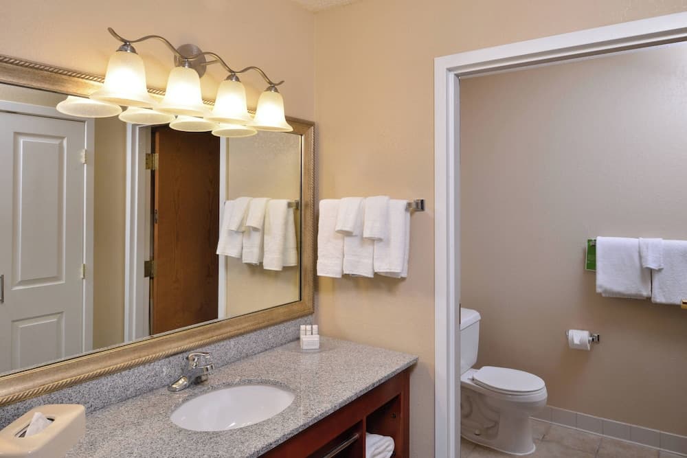 Towneplace Suites by Marriott Warren gallery photo in Warren, MI — image 37