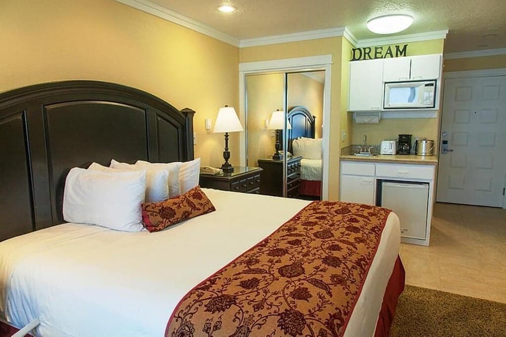 Inn at Spanish Head interior in Lincoln City, OR — gallery photo 2