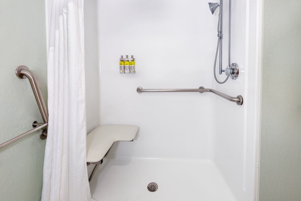 Holiday Inn Express & Suites Naples North - Bonita Springs by IHG gallery photo in Bonita Springs, FL — image 46