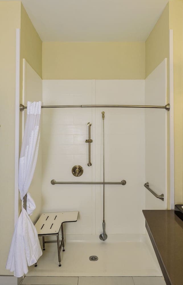 Holiday Inn Express Cheektowaga North East by IHG gallery photo in Buffalo, NY — image 29