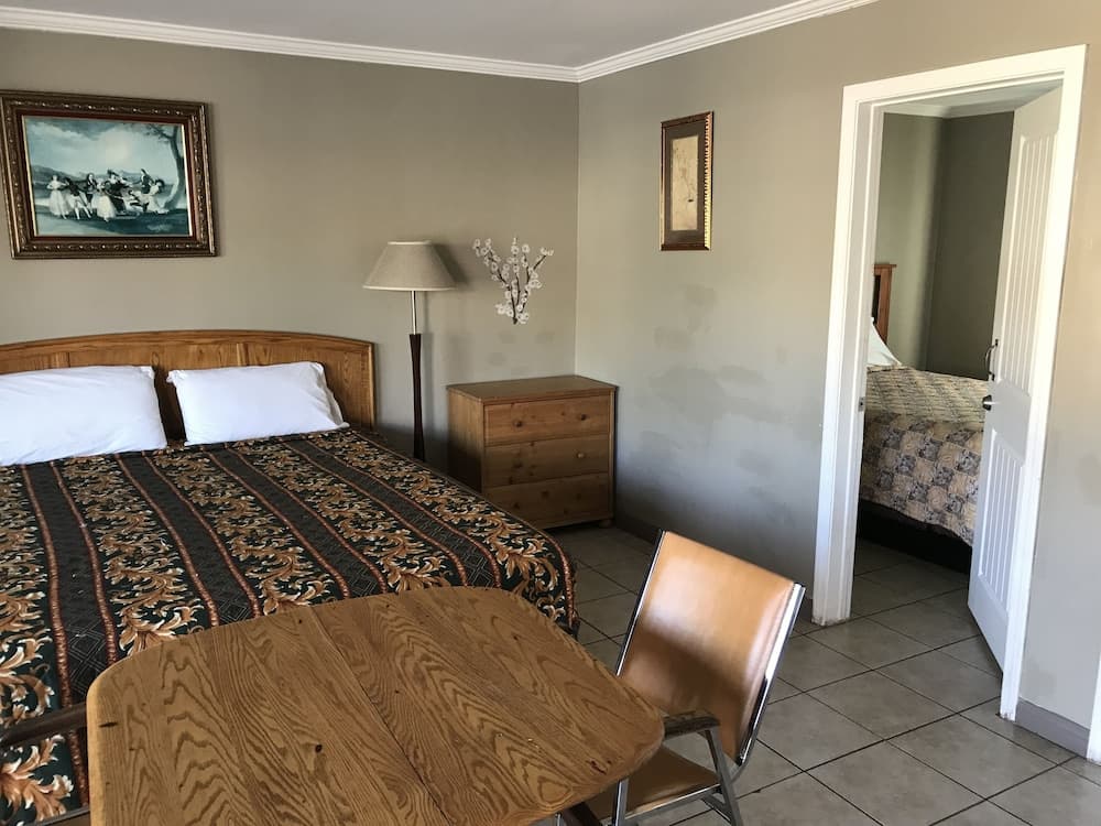 Sunshine Village Motel gallery photo in Santa Ana, CA — image 10