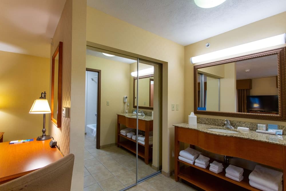 Hampton Inn Waterloo Cedar Valley gallery photo in Waterloo, IA — image 55