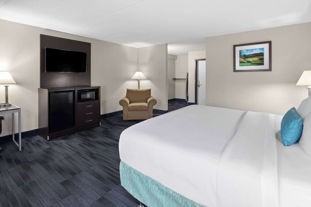 Baymont Inn and Suites by Wyndham Farmington, MO property views in Farmington, MO — gallery photo 3