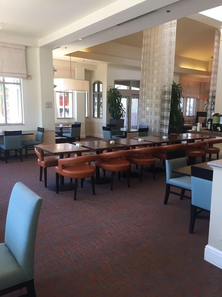 Hilton Garden Inn Palm Springs - Rancho Mirage interior in Rancho Mirage, CA — gallery photo 2