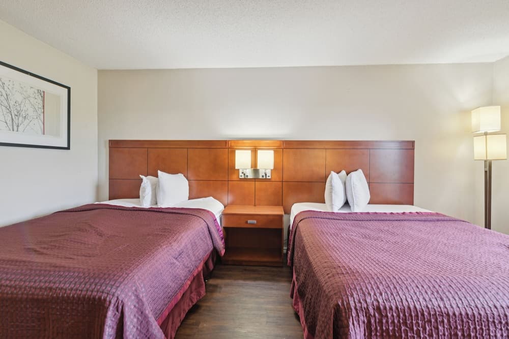 Miami Suites Hotel gallery photo in Toledo, OH — image 36
