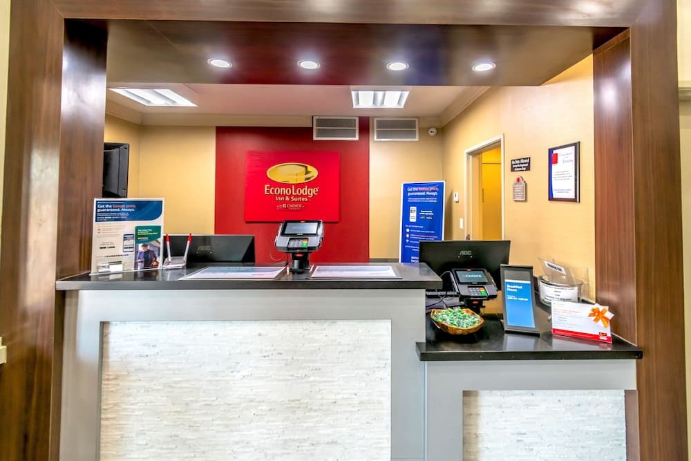 Econo Lodge Inn & Suites East interior in Houston, TX — gallery photo 2