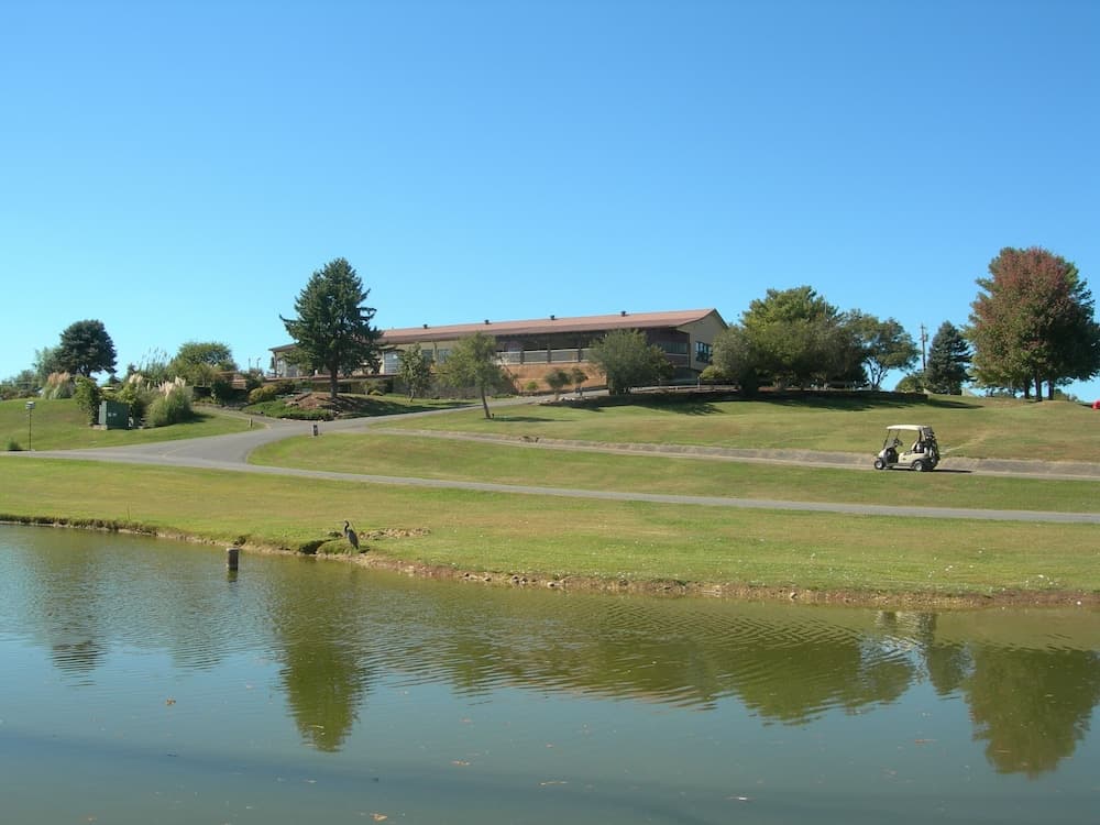 Baneberry Golf and Resort featured exterior or lobby in White Pine, TN — similar hotel