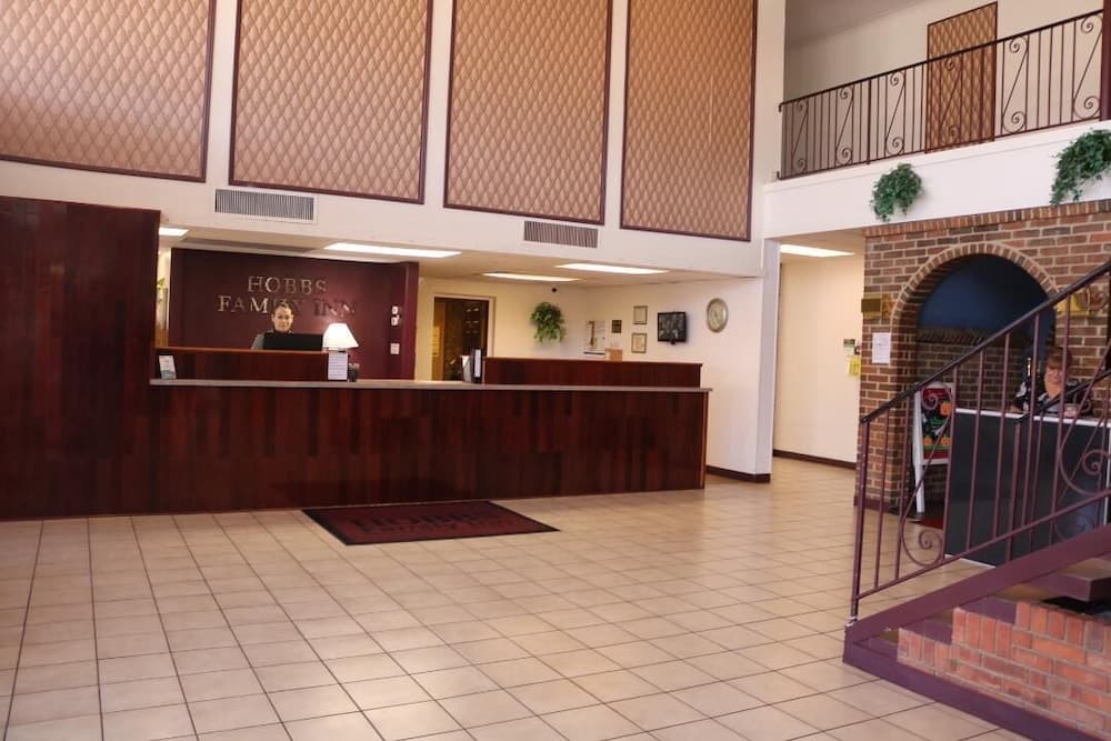 Hobbs Family Inn interior in Hobbs, NM — gallery photo 2