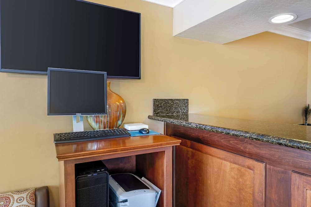 Best Western Hanford Inn gallery photo in Hanford, CA — image 21