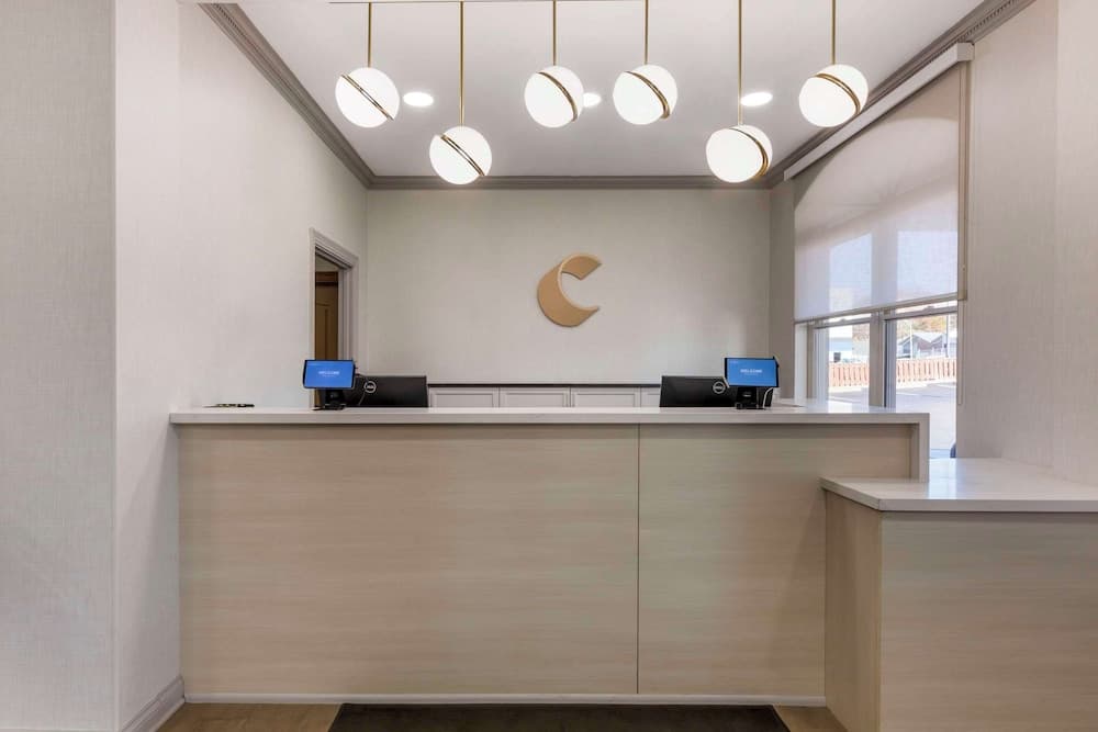 Comfort Inn & Suites Cuyahoga Falls - Akron interior in Cuyahoga Falls, OH — gallery photo 2