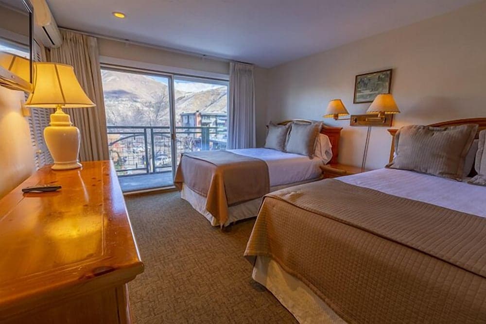 North of Nell interior in Aspen, CO — gallery photo 2