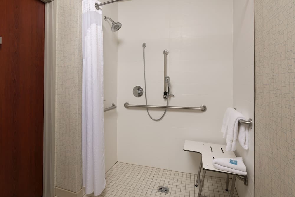Holiday Inn Express Hotel & Suites Independence-Kansas City by IHG gallery photo in Independence, MO — image 31
