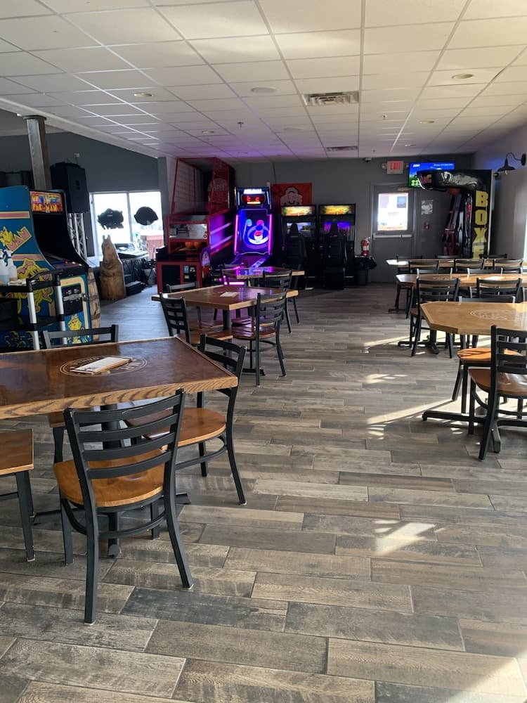 Commodore Perry Inn and Suites gallery photo in Port Clinton, OH — image 6