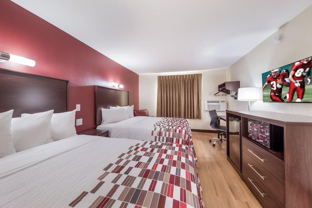 Red Roof Inn & Suites Denton gallery photo in Denton, TX — image 6