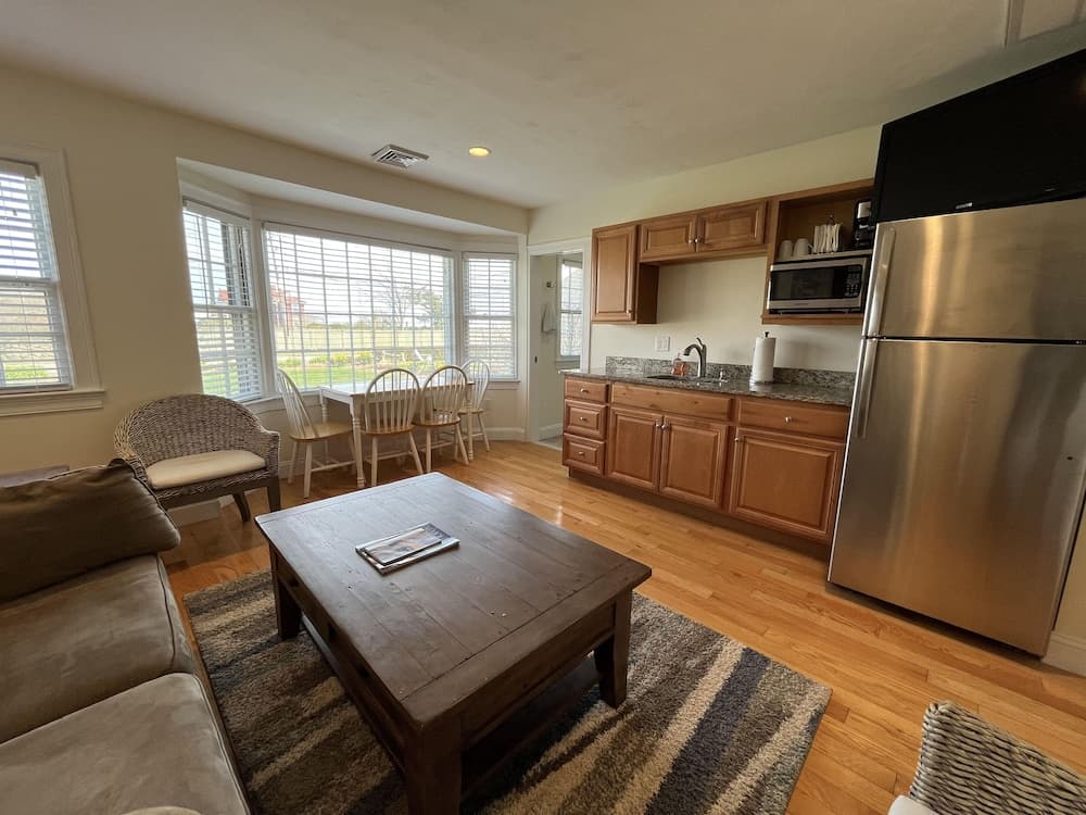 Beach Breeze Inn gallery photo in Falmouth, MA — image 27