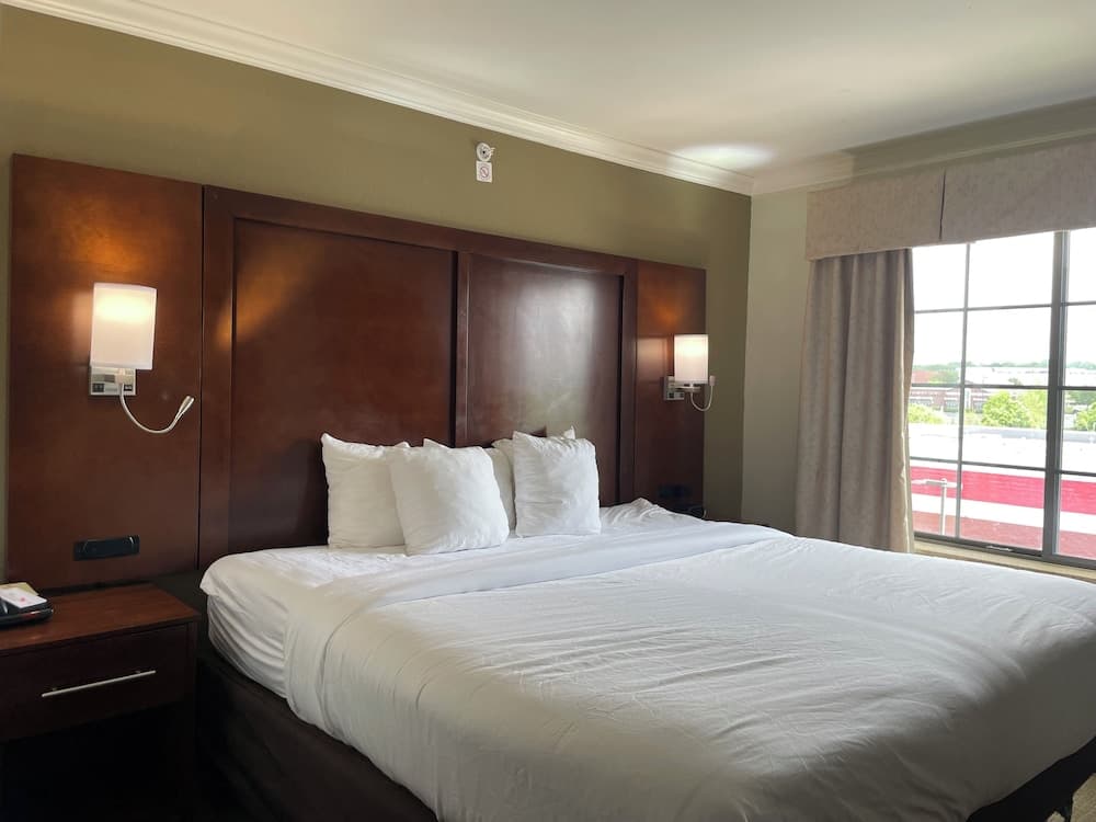 Spark by Hilton Cincinnati Fairfield interior in Cincinnati, OH — gallery photo 2