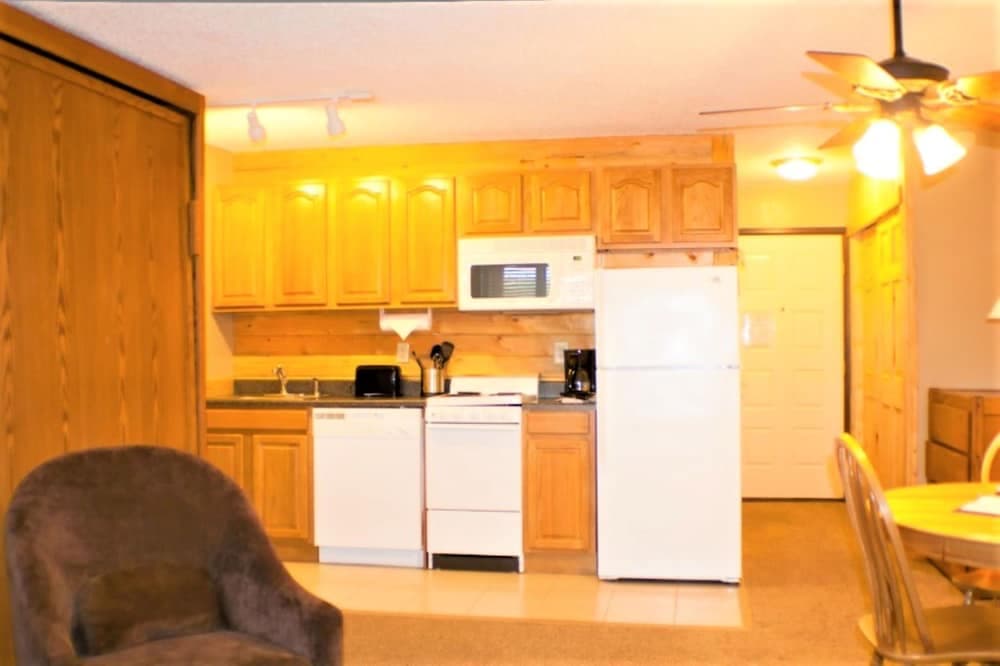 Inn at SilverCreek interior in Granby, CO — gallery photo 2