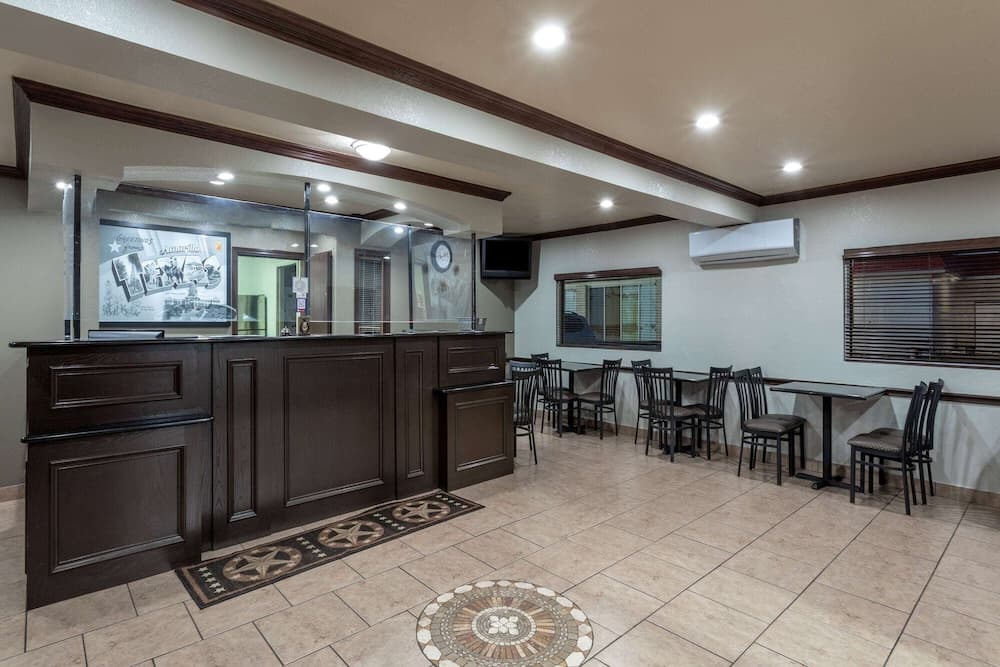 Super 8 by Wyndham Amarillo Central TX property views in Amarillo, TX — gallery photo 3