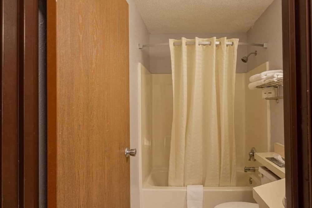 Coratel Inn & Suites by Jasper Hastings property views in Hastings, MN — gallery photo 3
