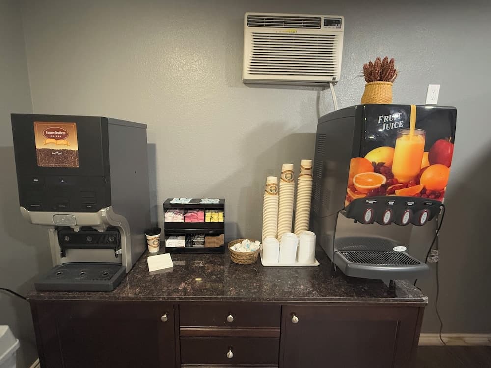 Red Roof Inn Ridgecrest interior in Ridgecrest, CA — gallery photo 2