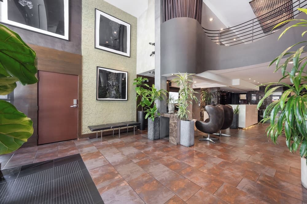 The O Hotel, Trademark Collection by Wyndham interior in Los Angeles, CA — gallery photo 2